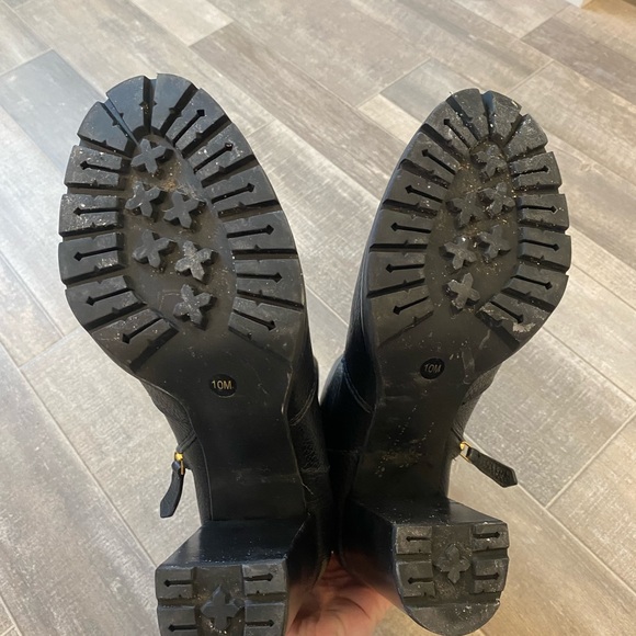 Tory Burch Heeled Black Boot - Picture 5 of 11